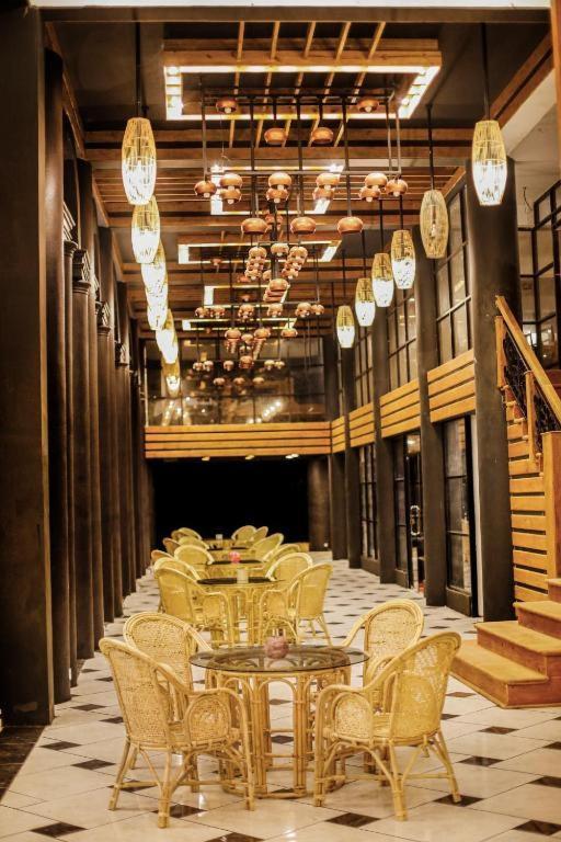 Covanro Sigiriya - Brand New Luxury Hotel Buitenkant foto