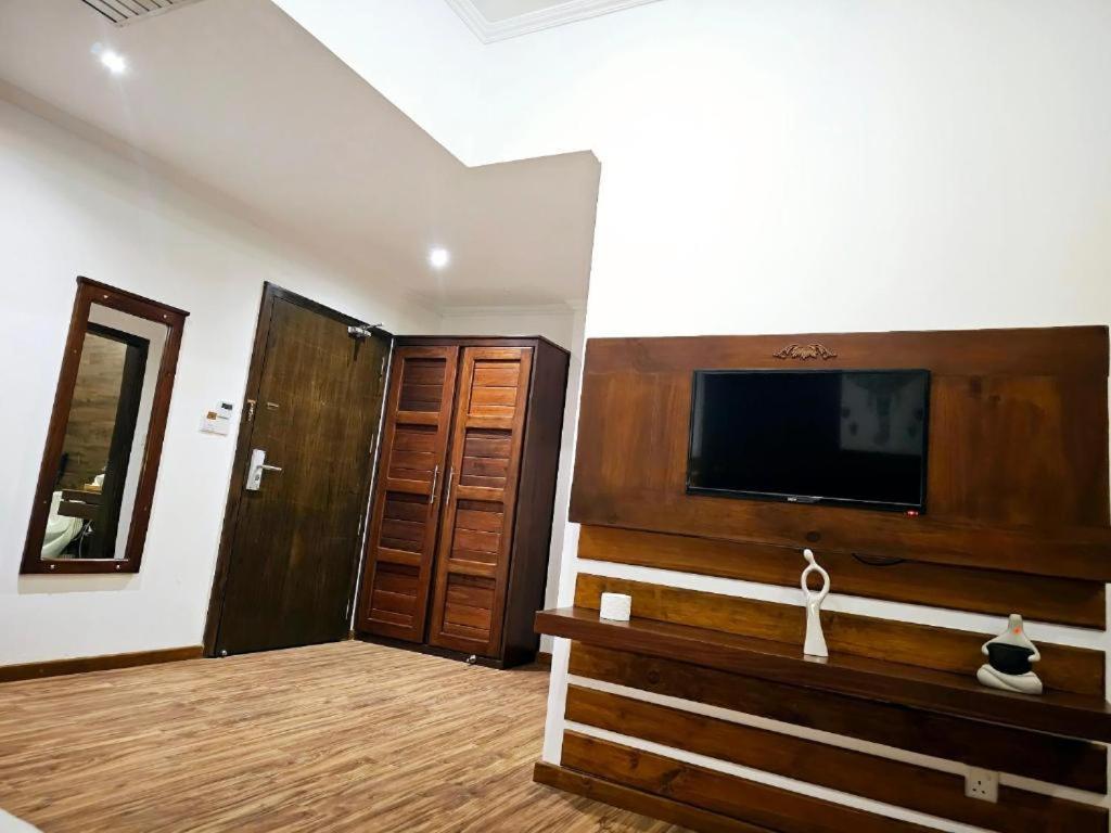 Covanro Sigiriya - Brand New Luxury Hotel Buitenkant foto