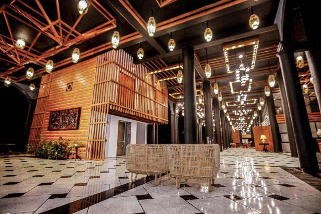 Covanro Sigiriya - Brand New Luxury Hotel Buitenkant foto