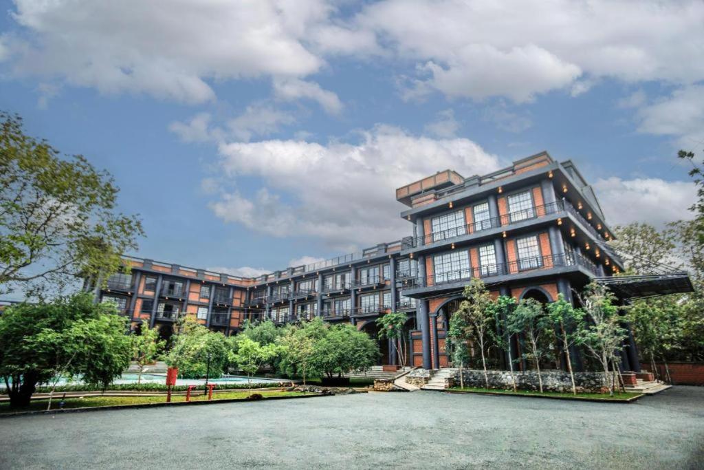 Covanro Sigiriya - Brand New Luxury Hotel Buitenkant foto
