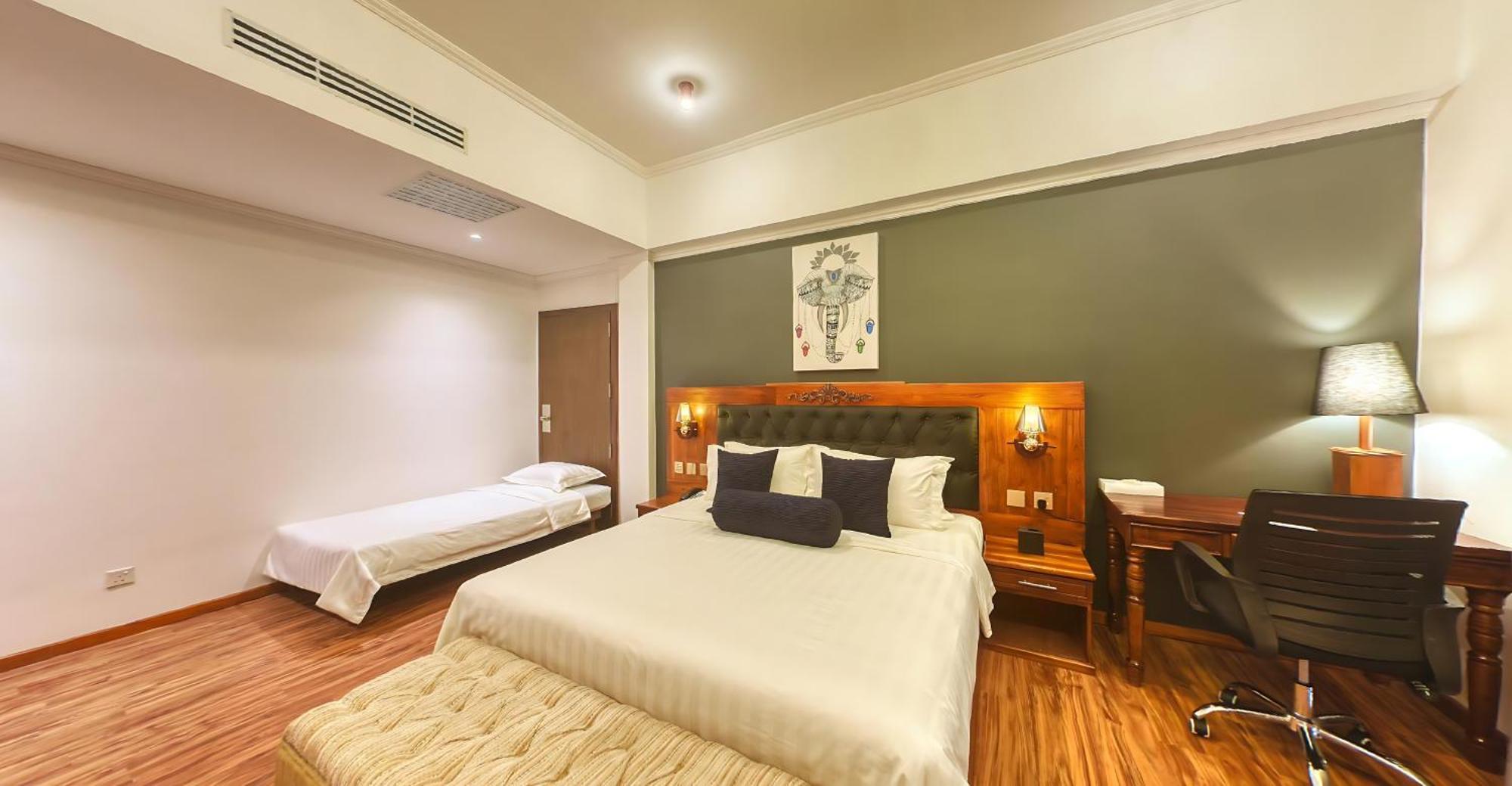 Covanro Sigiriya - Brand New Luxury Hotel Buitenkant foto