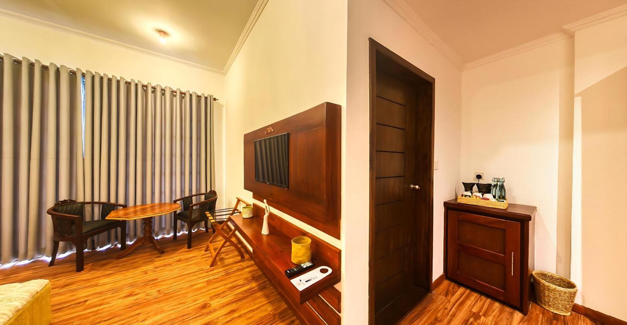 Covanro Sigiriya - Brand New Luxury Hotel Buitenkant foto
