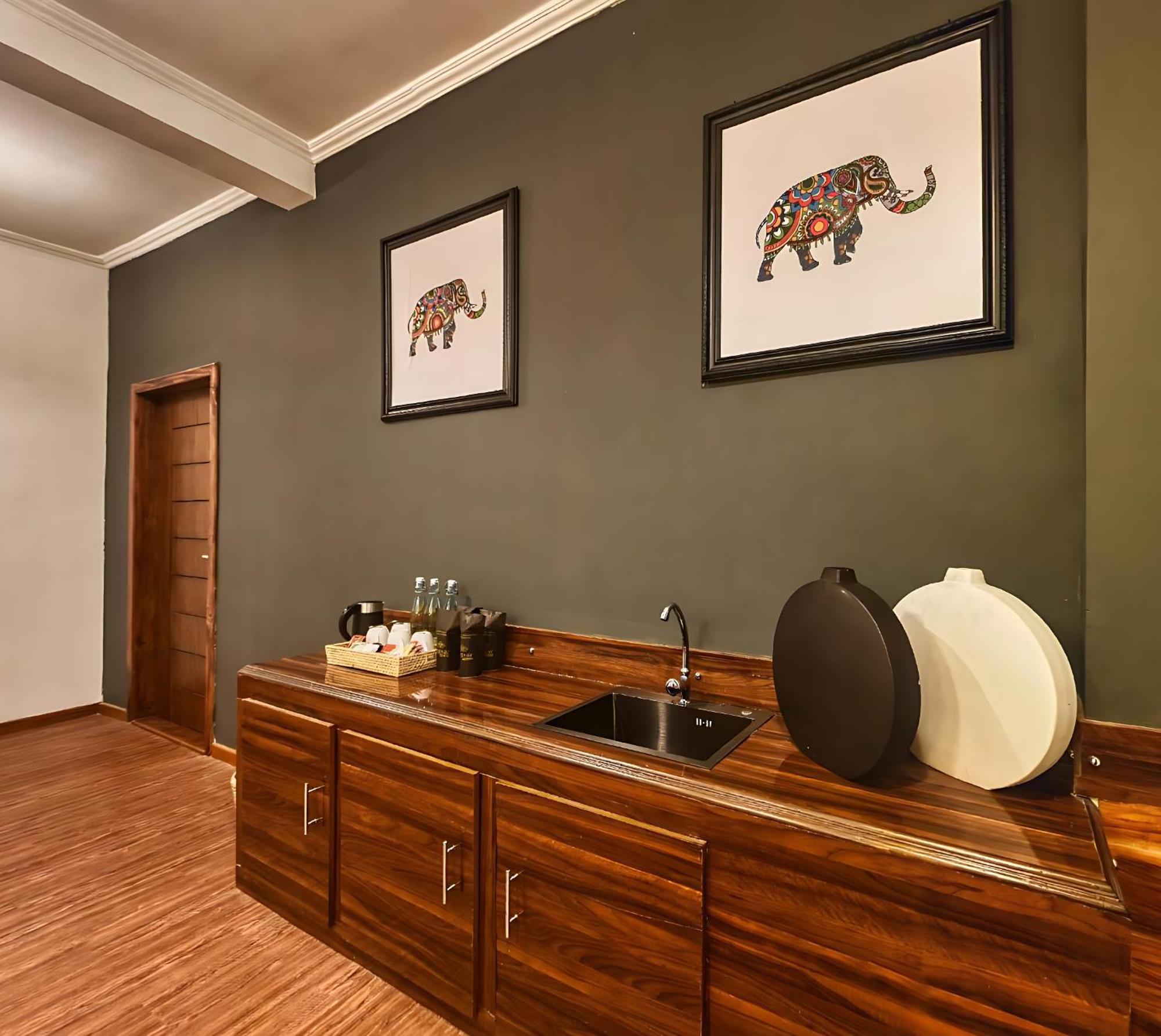 Covanro Sigiriya - Brand New Luxury Hotel Buitenkant foto